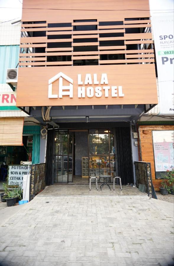 Lala Hostel บันดาอาเจะห์ ภายนอก รูปภาพ